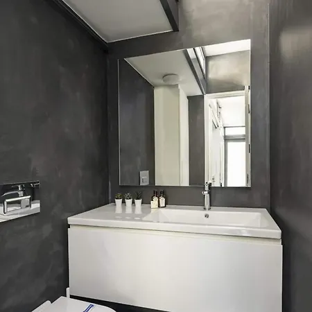 Brand New Modern Loft Smart Design! #144 アパート イスタンブール